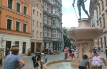 Fontanna przedstawiająca mężczyznę 